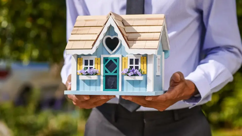 Fix and Flip vs Buy and Hold: Which Investment Strategy Works Best in Ohio?